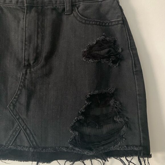 Hollister Black Distressed Denim Skirt - Picture 4 of 9